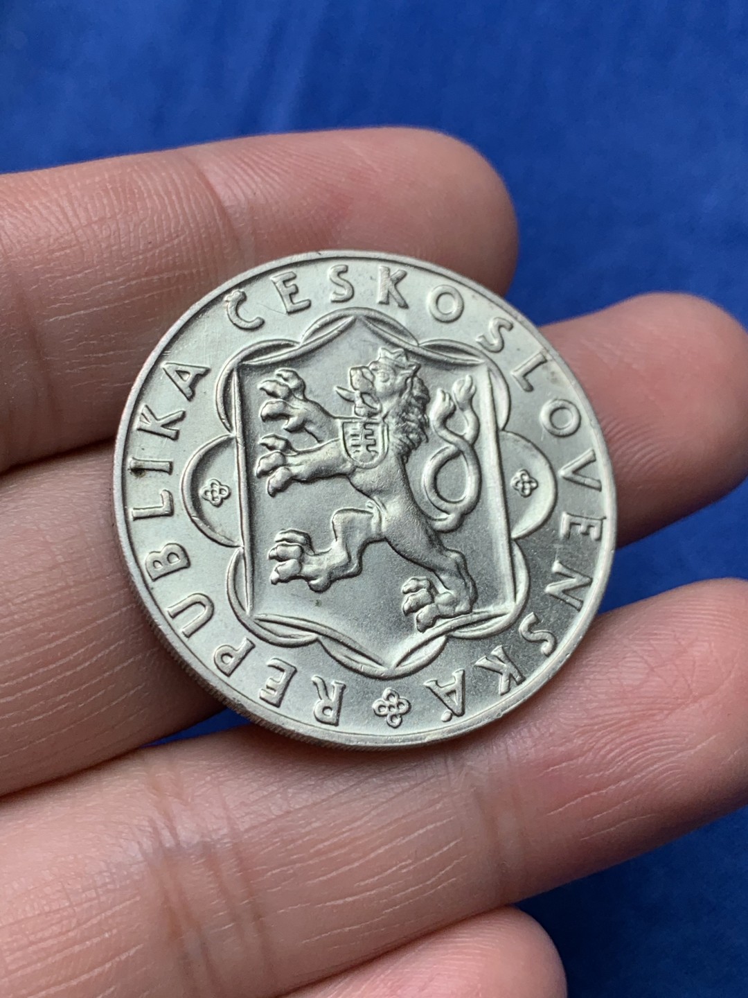 《竞宝斋》三少爷老婆本专场-第156场 (全场包邮) 捷克斯洛伐克1954、1955年25克朗银币一对，原光可评级好品相。500银，直径34mm，重量16g