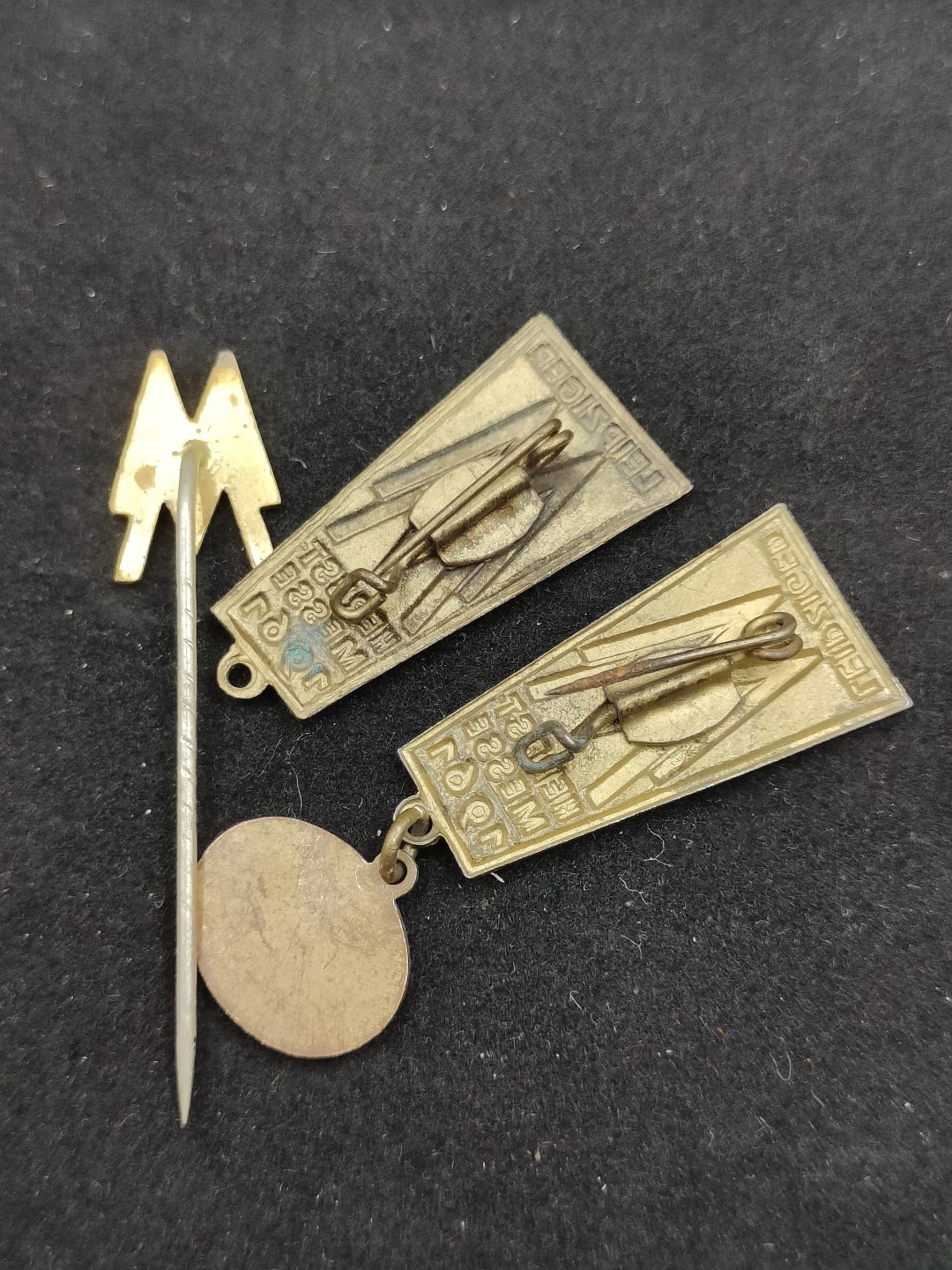 全场0元起拍 第49期 咸鱼国勋章拍卖专场 4月23日（周三）下午6：00开始 东德莱比锡博览会徽章