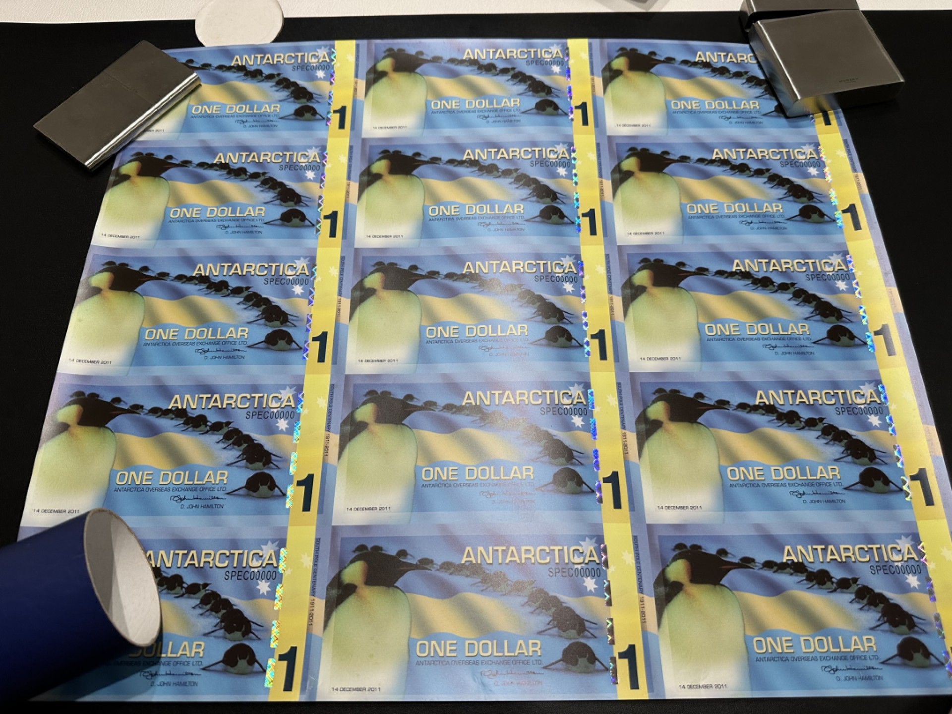 《外钞收藏家》第二百六十三期（连拍第一场） 澳大利亚南极商业纪念钞1元 15连体 全新 炮桶精装