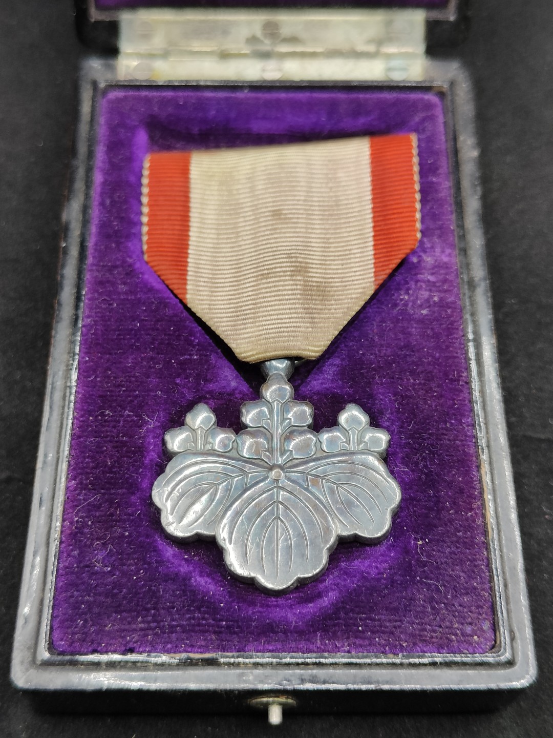 全场0元起拍 第49期 咸鱼国勋章拍卖专场 4月23日（周三）下午6：00开始 日本二战时期 八等白叶章 稀有m标 银制