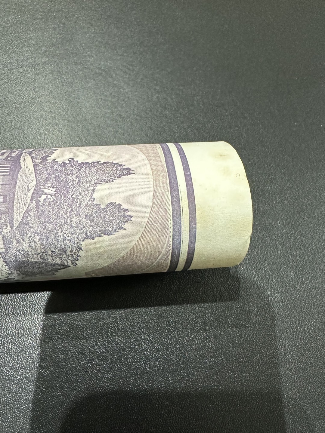 《外钞收藏家》第二百六十三期（连拍第一场） 朝鲜中央银行 抗美援朝六十周年 5000元 24连体钞 精装炮筒 有轻微黄斑 尾829