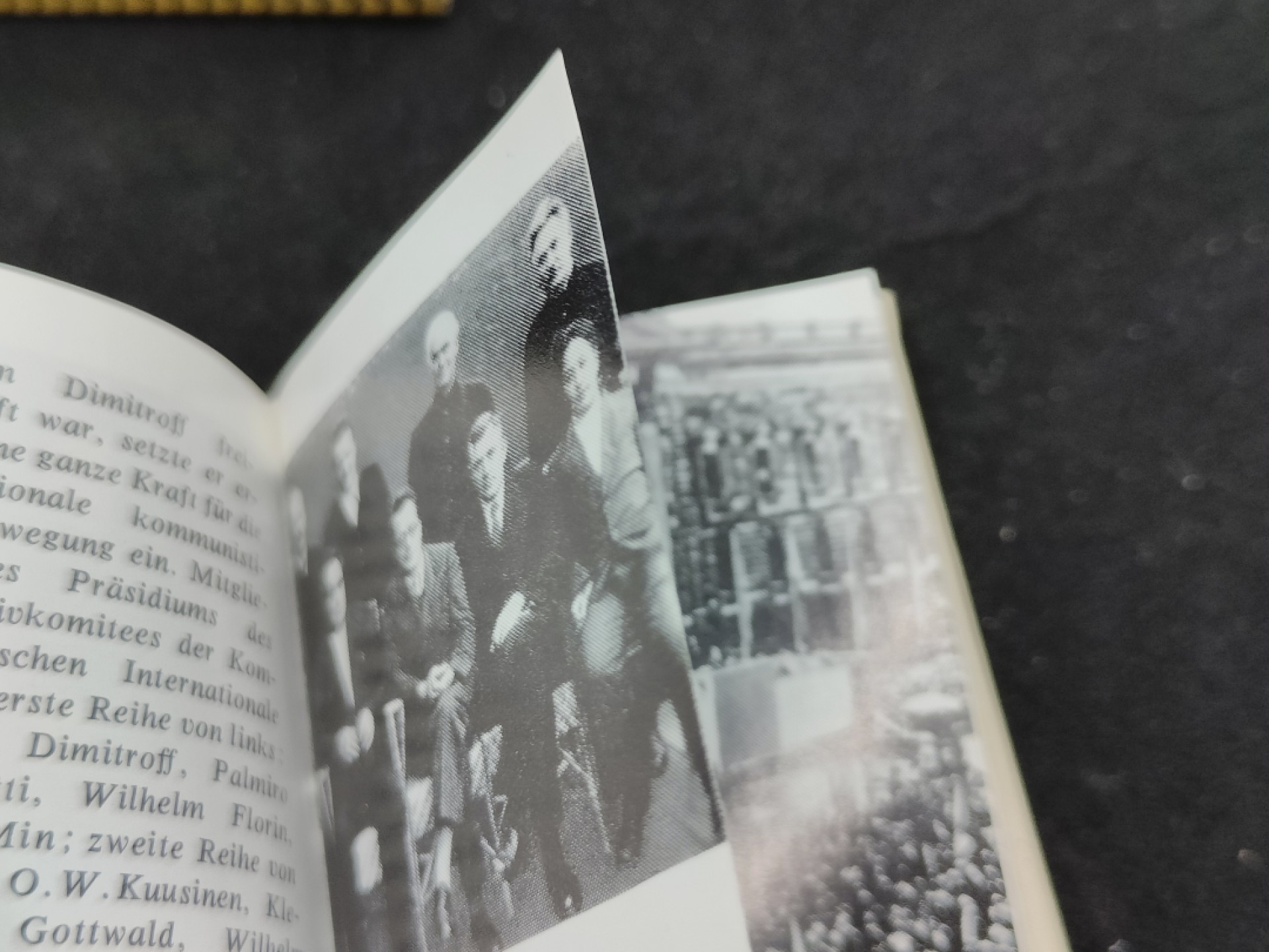 全场0元起拍 第49期 咸鱼国勋章拍卖专场 4月23日（周三）下午6：00开始 东德袖珍书 250页左右