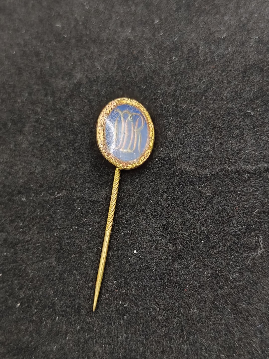 全场0元起拍 第49期 咸鱼国勋章拍卖专场 4月23日（周三）下午6：00开始 东德金级体能章 稀有版本