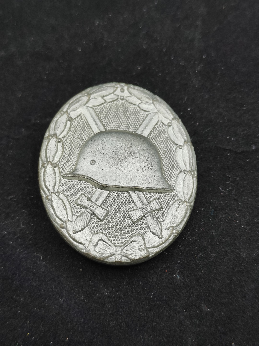 全场0元起拍 第49期 咸鱼国勋章拍卖专场 4月23日（周三）下午6：00开始 德国57版 银战伤奖章