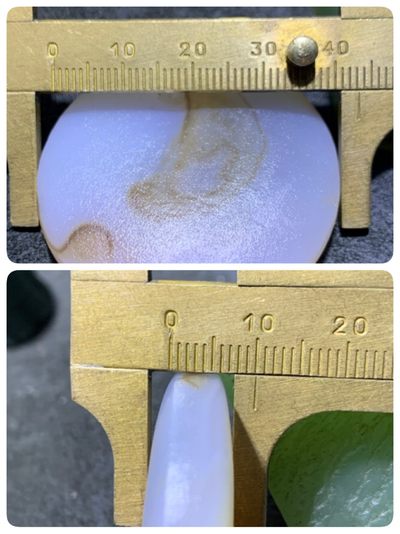 精美亚光高玉化海洋玉髓手工俏色巧雕一心向佛意境板珠一个！ 精美亚光高玉化海洋玉髓手工俏色巧雕一心向佛意境板珠一个！