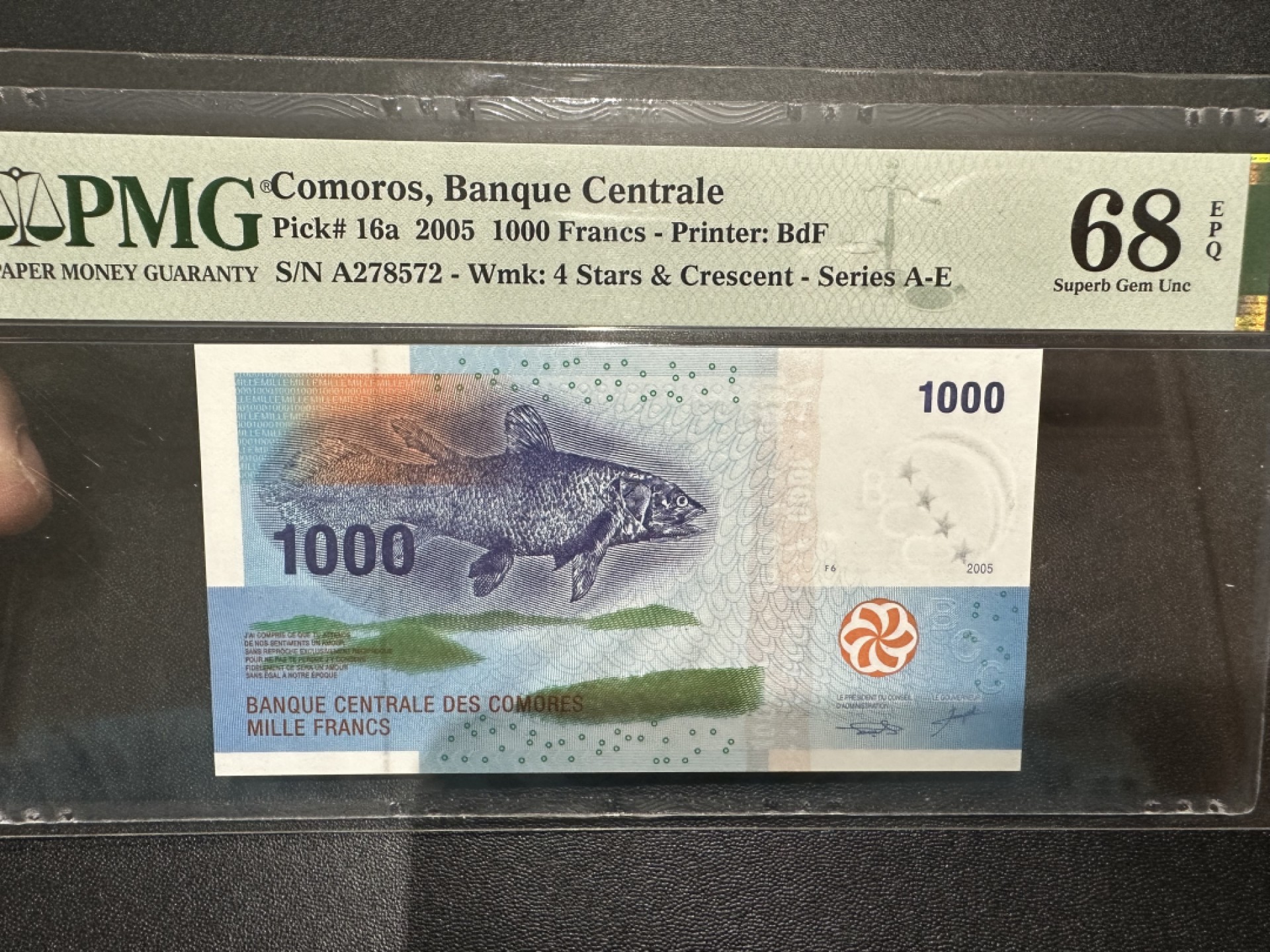 《外钞收藏家》第二百六十三期（连拍第一场） 2005年科摩罗1000法郎 PMG68
