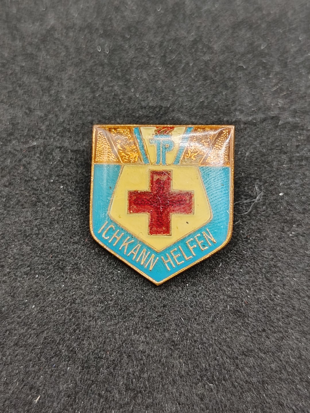 全场0元起拍 第49期 咸鱼国勋章拍卖专场 4月23日（周三）下午6：00开始 东德红十字徽章