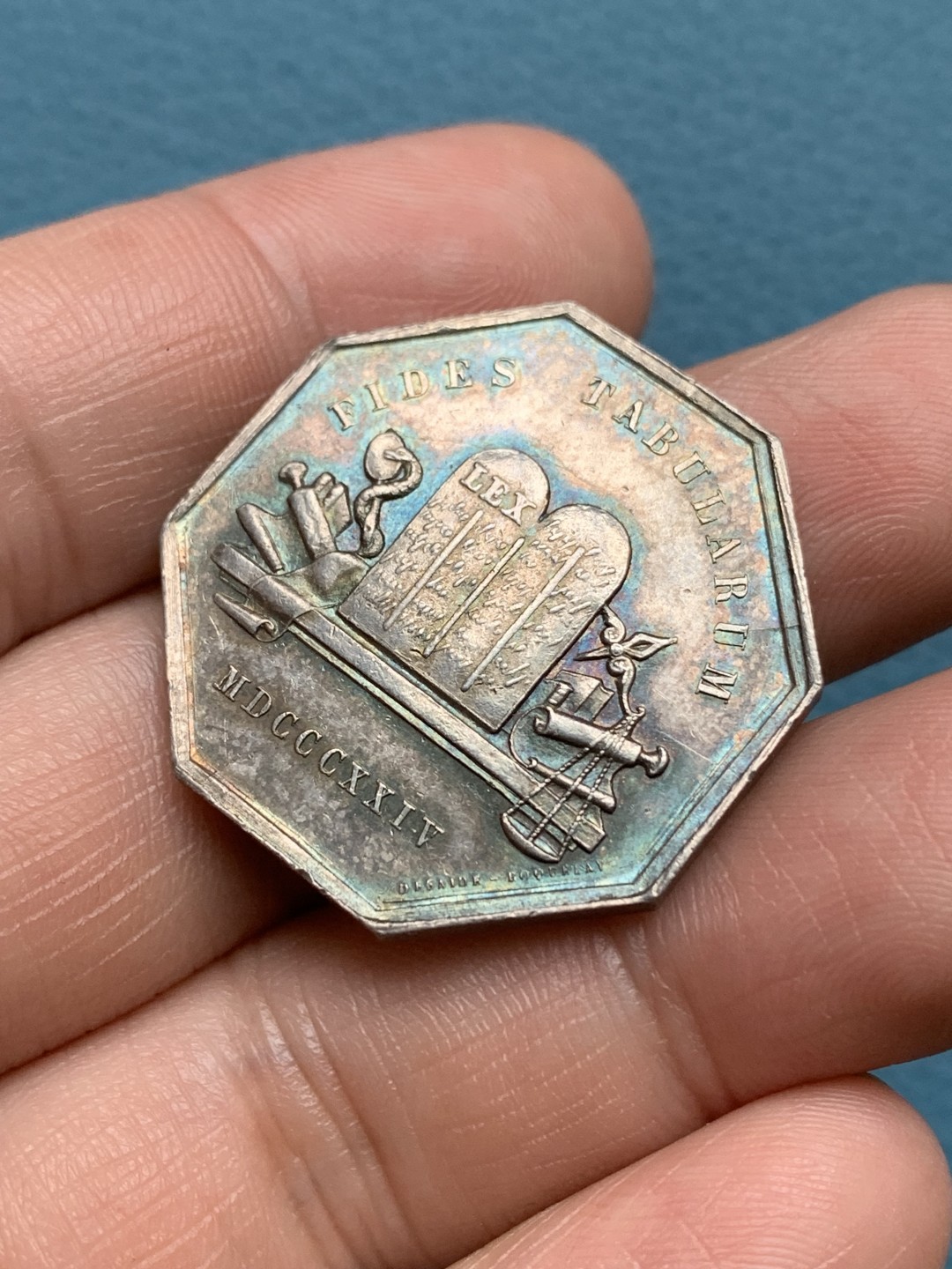 《竞宝斋》第157场-法国八角与章 专场！周日，周一，周四 3场 (全场包邮) 法国八角银质代币，克莱蒙公证处，13.5g，30.2mm，蜜蜂边铭，背面红紫包浆漂亮