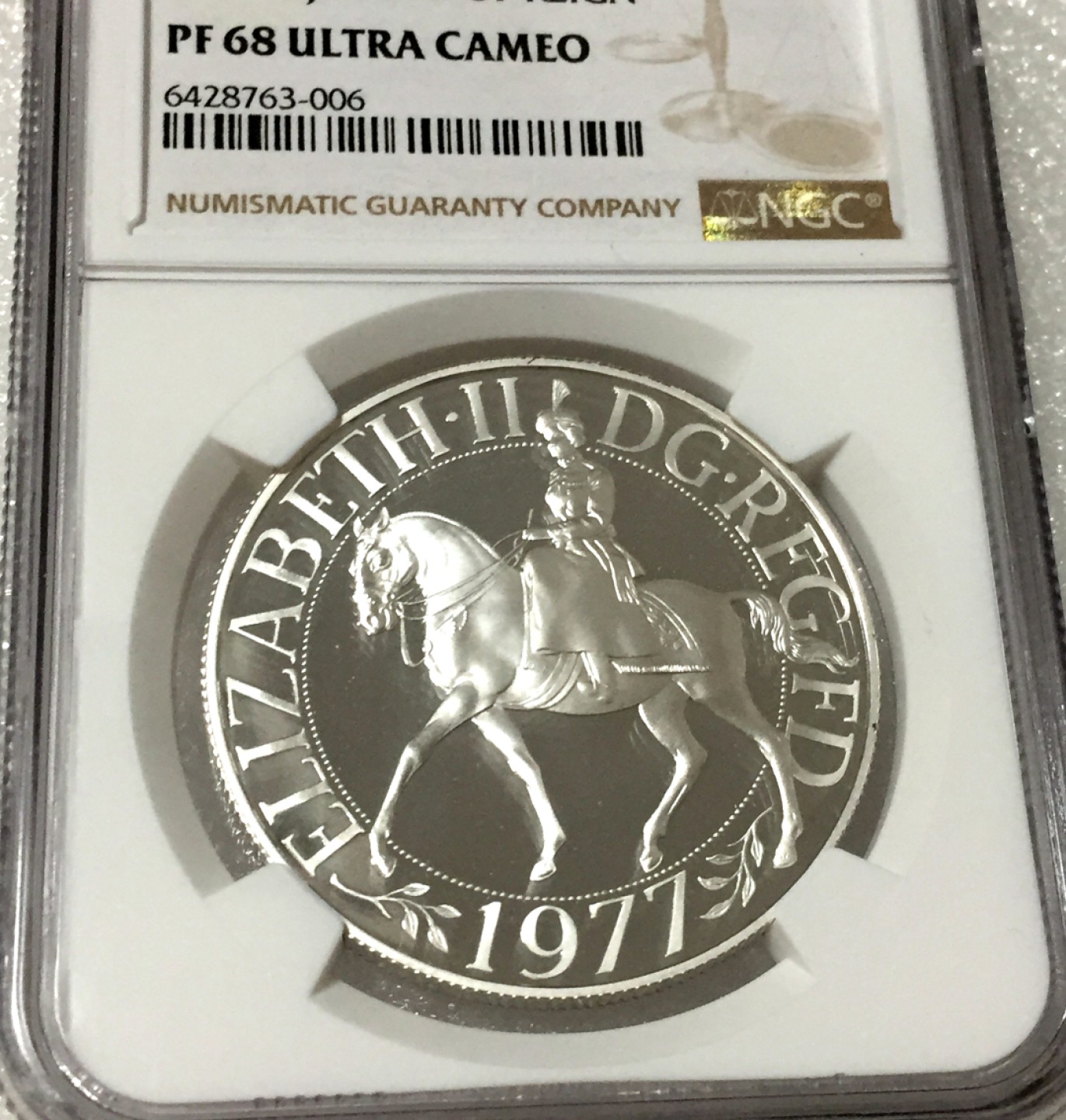 方圆集藏第四期专场 10829-NGC68英国1977年伊丽莎白女王登基25周年银禧