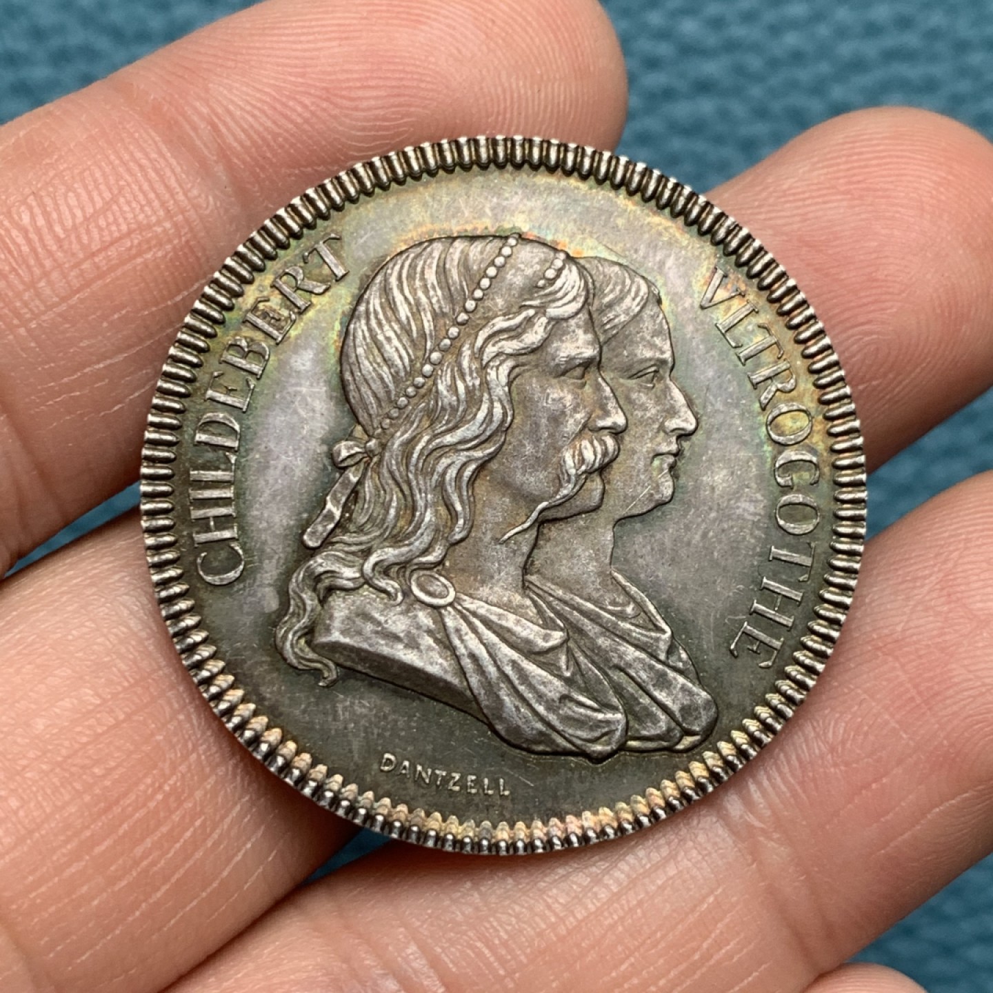 《竞宝斋》第157场-法国八角与章 专场！周日，周一，周四 3场 (全场包邮) 法国银章，里昂霍皮塔夫平民管理委员会希尔德贝尔特夫妇，16.1g，35mm，蜜蜂边铭，五彩黄油光，底板好