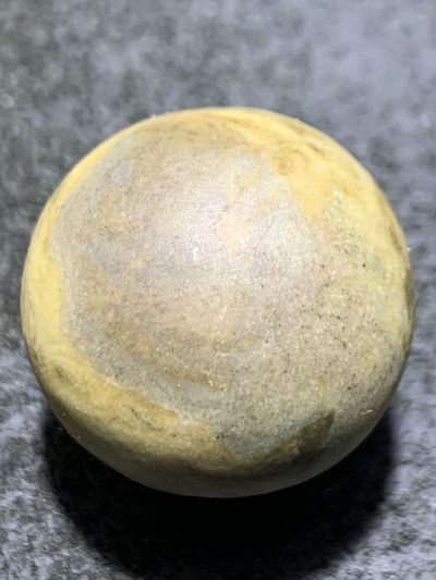 精美戈壁彩玉手工雕刻禅字圆珠一个！ 精美戈壁彩玉手工雕刻禅字圆珠一个！