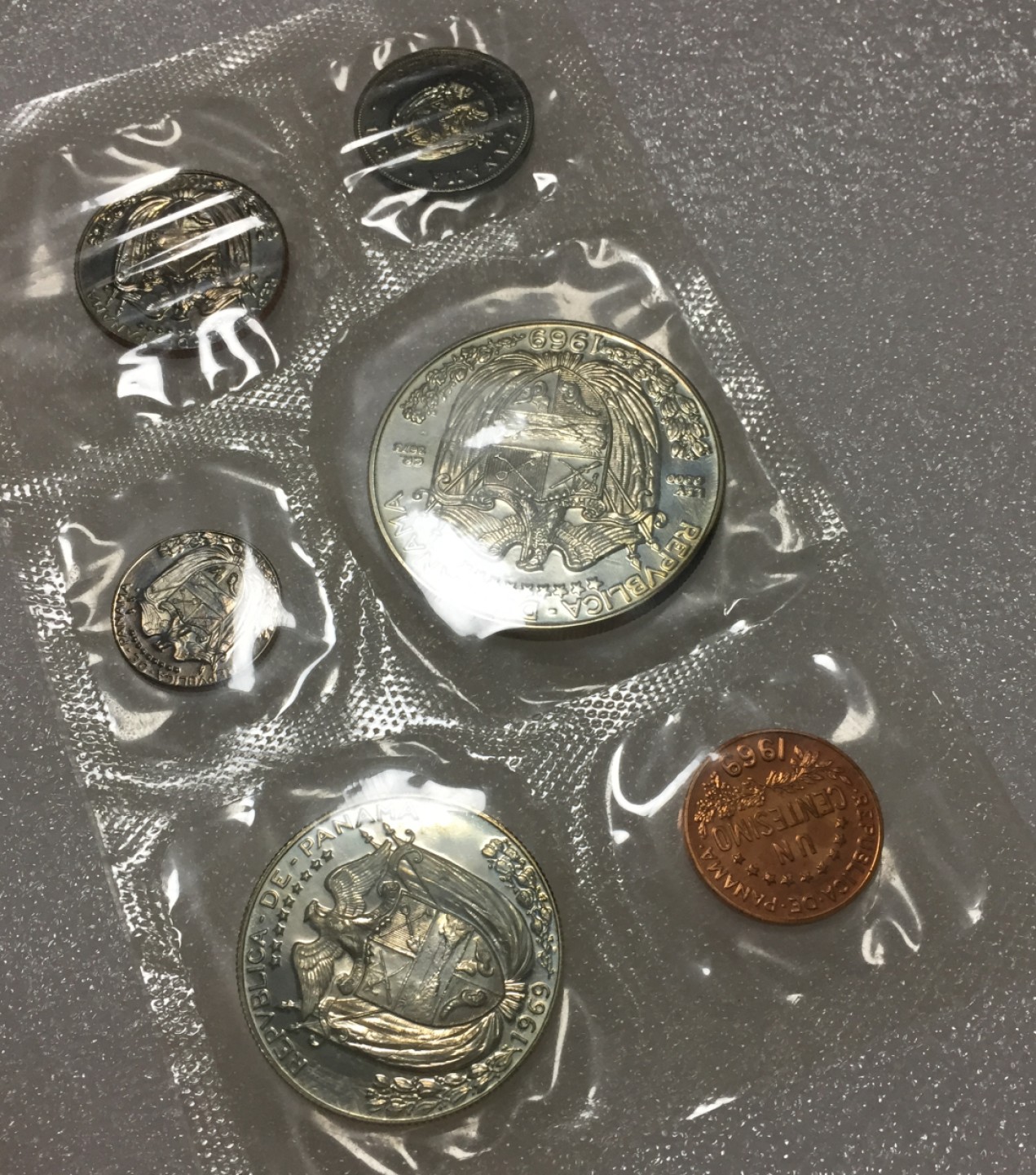 方圆集藏第四期专场 11424-外国1969巴拿马精制币限量套装 