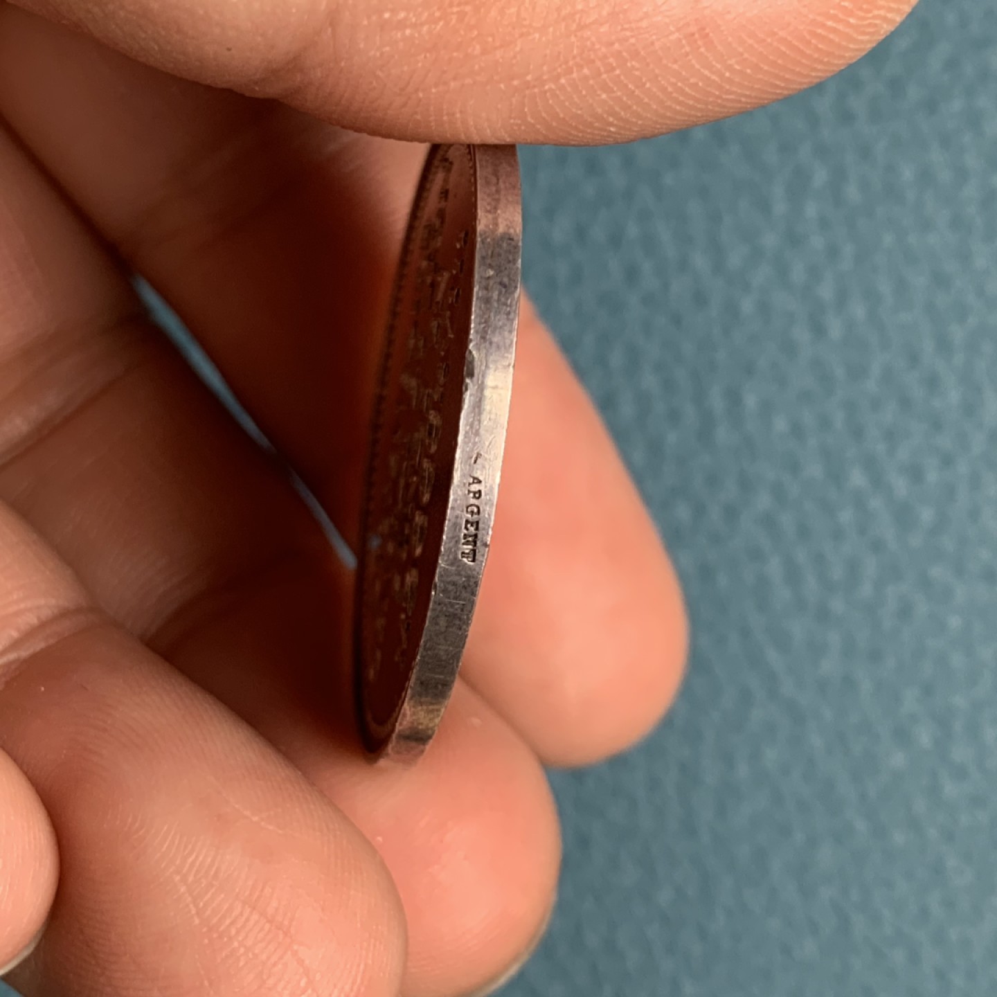 《竞宝斋》第157场-法国八角与章 专场！周日，周一，周四 3场 (全场包邮) 法国银章，里昂药剂师，15.3g，33.6mm，蜜蜂边铭，同样的细节丰富