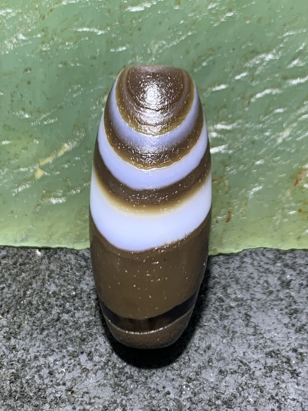 精美高玉化风化纹缠丝玛瑙桶珠一颗，