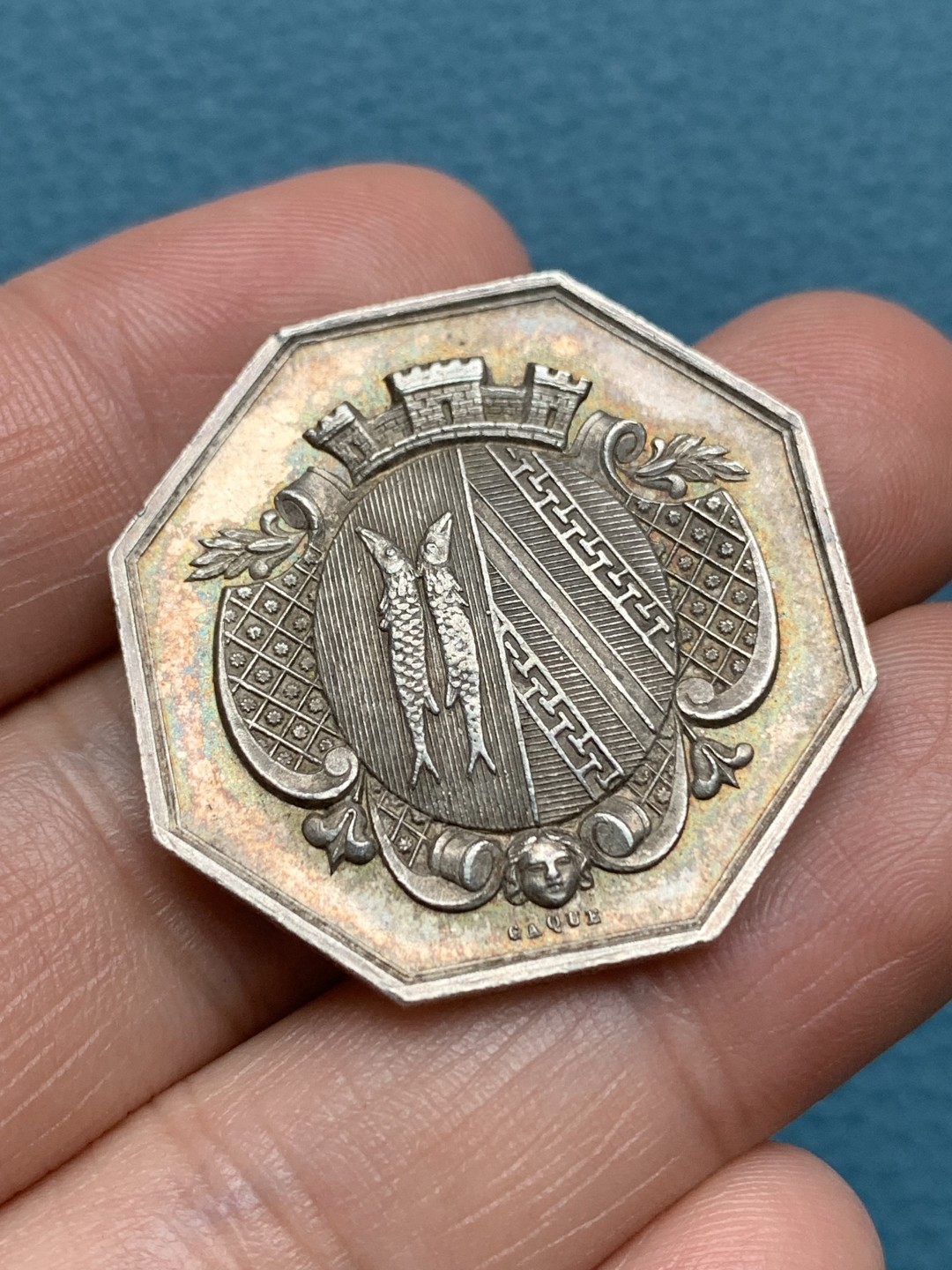 《竞宝斋》第157场-法国八角与章 专场！周日，周一，周四 3场 (全场包邮) 法国八角银质代币，塞纳河畔奥布省巴尔港松鼠储蓄银行，16.82g，32.4mm，蜜蜂边铭，高浮雕的盾徽，