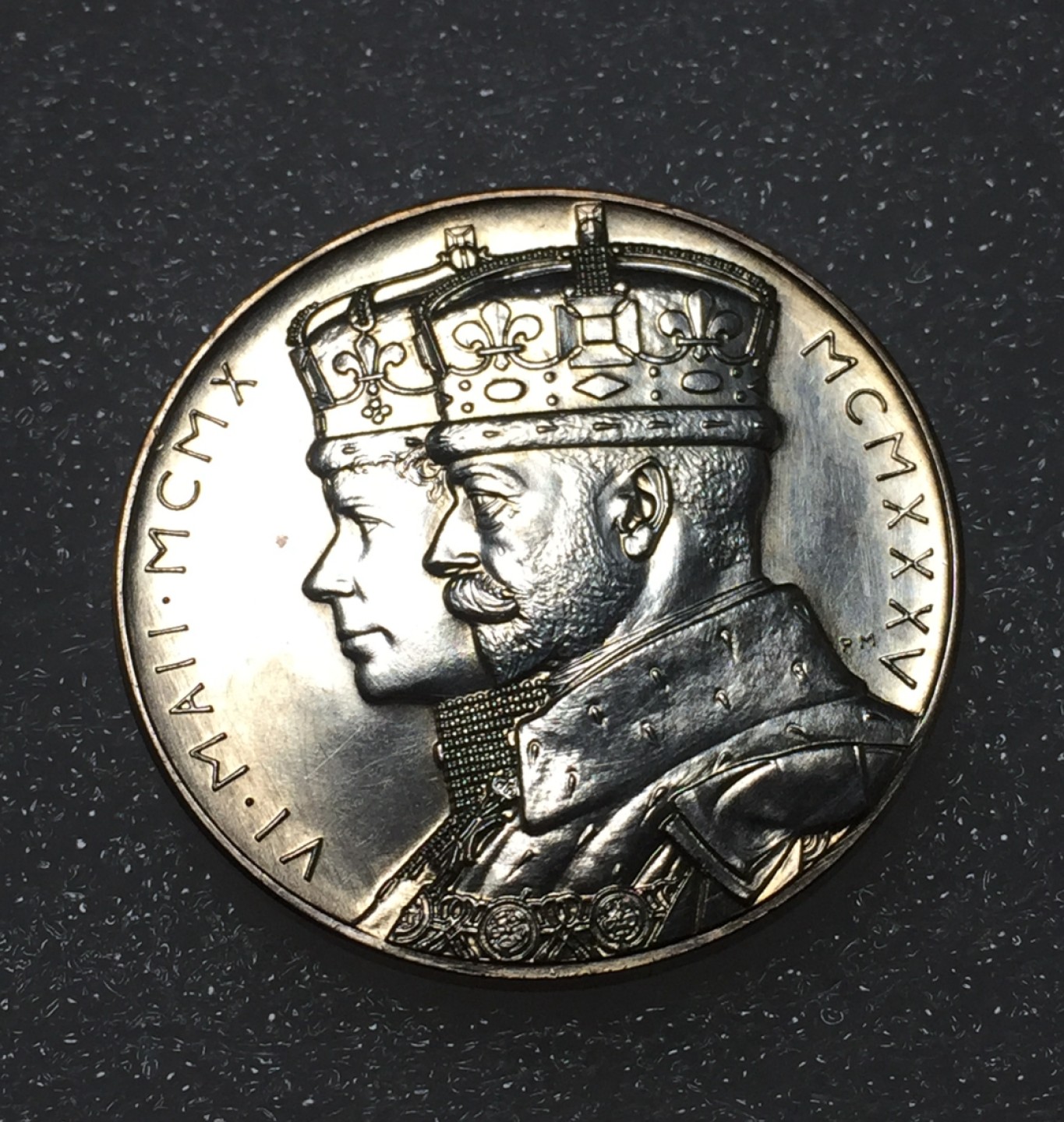 方圆集藏第四期专场 11421-英国1935年乔治五世玛丽皇后登基25周年银禧纪念银章