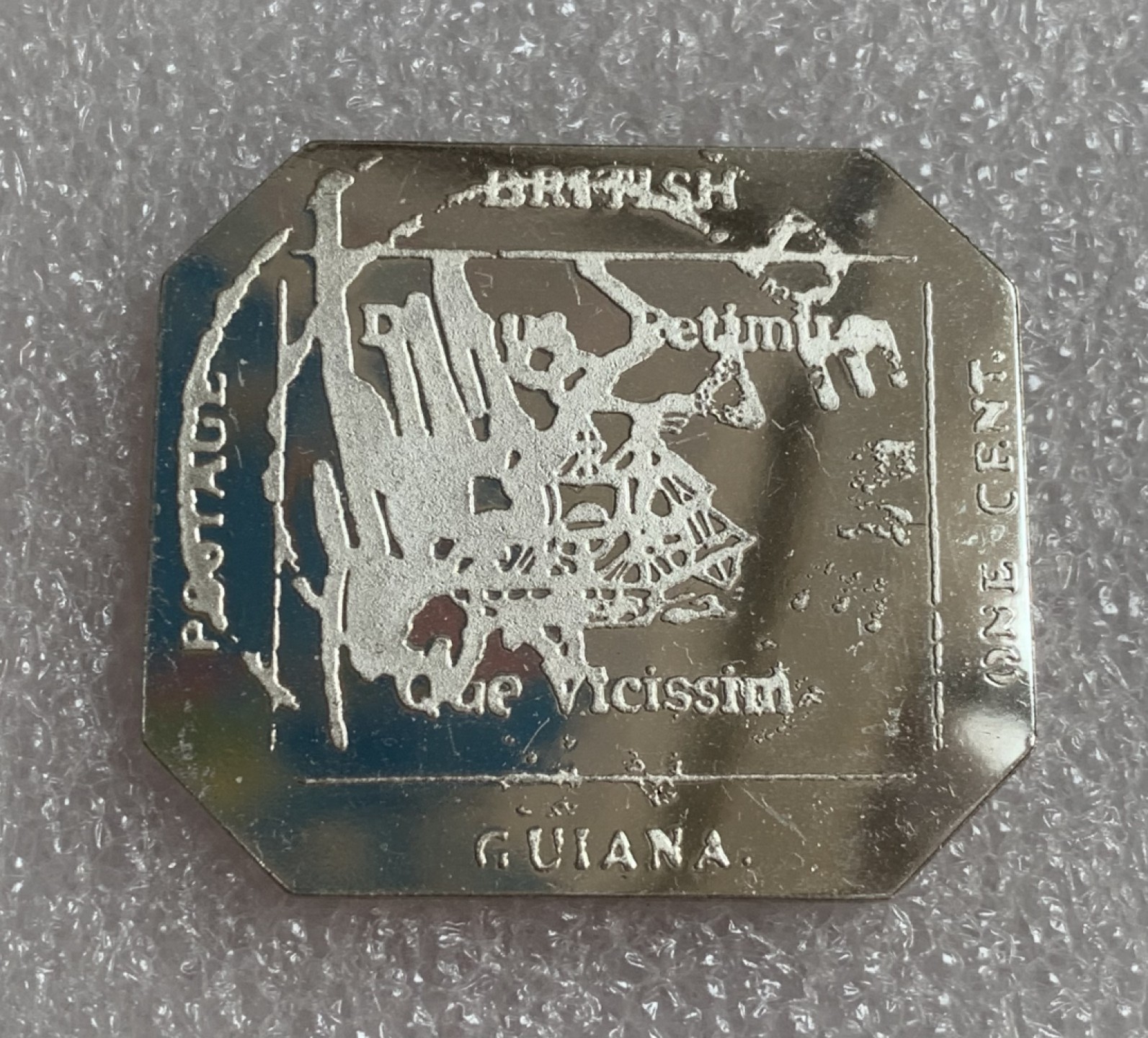 瓶子🏺第88期拍卖会 英属圭那亚1856年珍稀银质邮票  世界邮政后铸  35×32毫米  16.79克