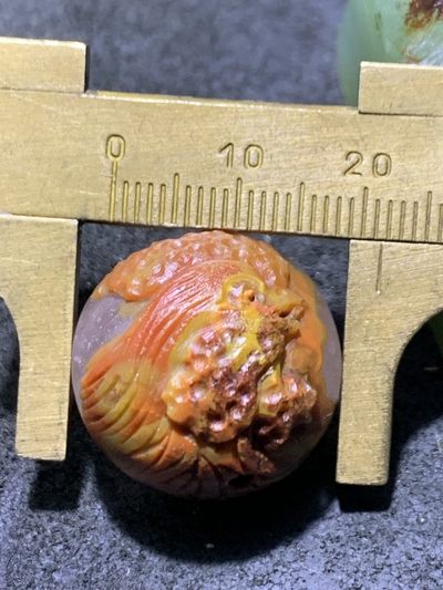 精美亚光冰飘战国红玛瑙手工俏色巧雕刻雄鸡报晓珠子一颗！ 精美亚光冰飘战国红玛瑙手工俏色巧雕刻雄鸡报晓珠子一颗！