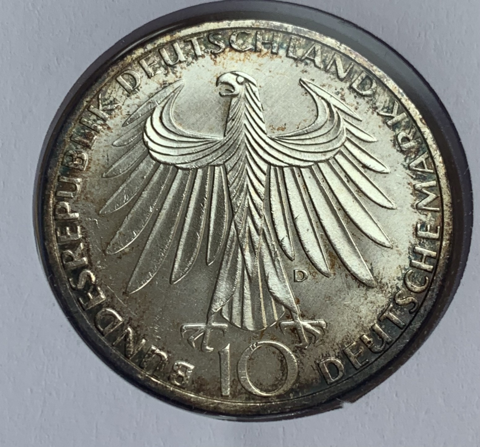 瓶子🏺第88期拍卖会  西德1972年10马克纪念银币 慕尼黑奥运会运动员跪地 银币原封（3）