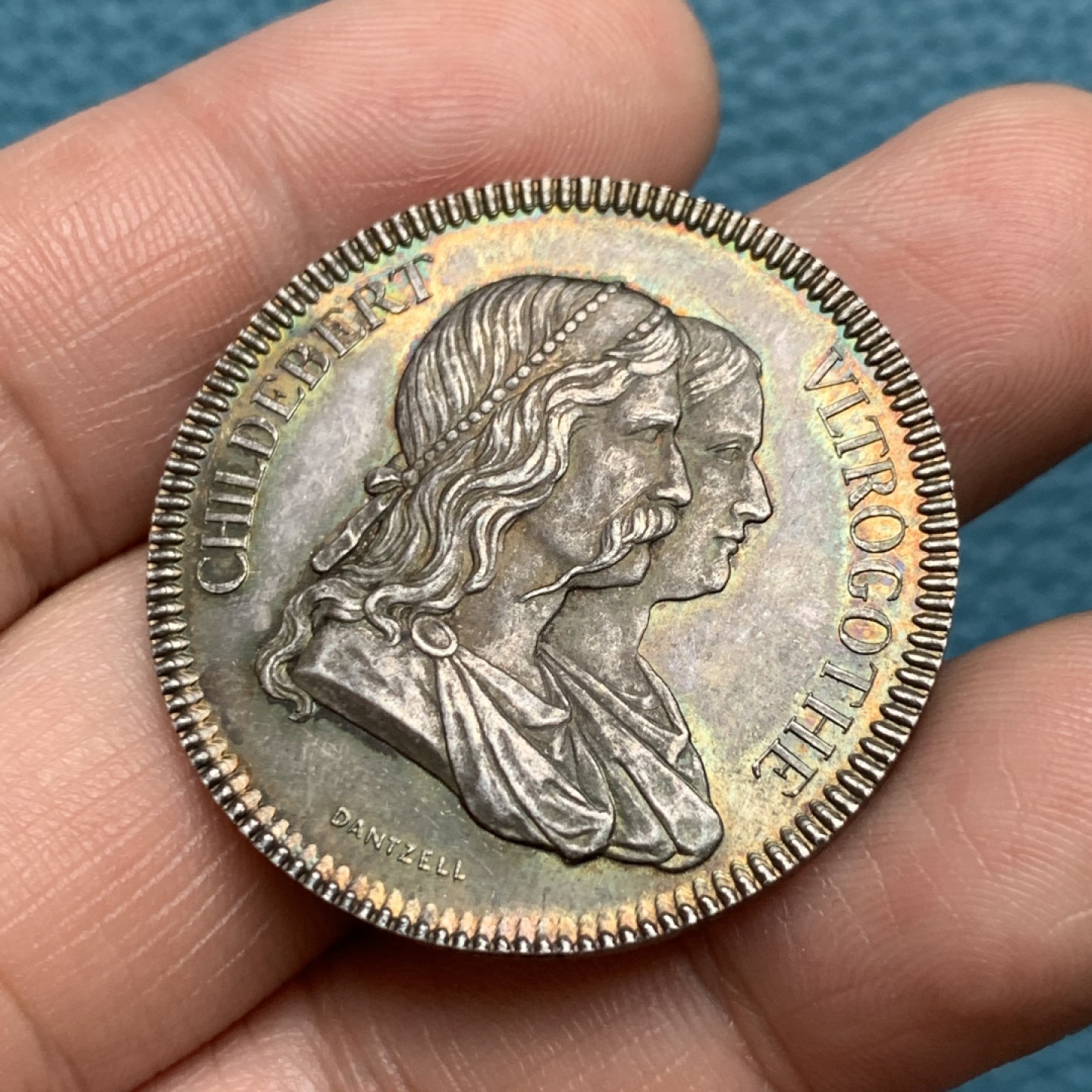 《竞宝斋》第157场-法国八角与章 专场！周日，周一，周四 3场 (全场包邮) 法国银章，里昂霍皮塔夫平民管理委员会希尔德贝尔特夫妇，16.1g，35mm，蜜蜂边铭，五彩黄油光，底板好