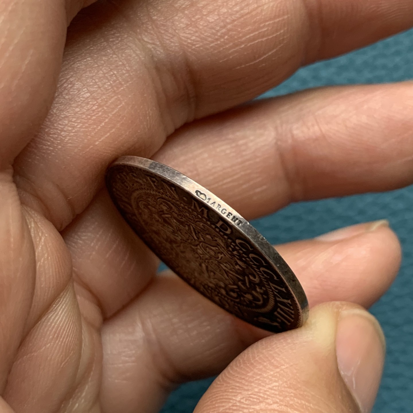 《竞宝斋》第157场-法国八角与章 专场！周日，周一，周四 3场 (全场包邮) 法国银质代币，布尔日古董协会，10.03g，30mm，丰饶角，三羊开泰，金色包浆