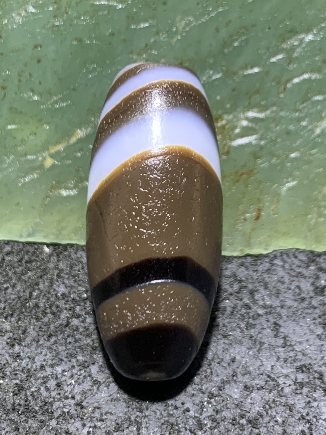 精美高玉化风化纹缠丝玛瑙桶珠一颗，