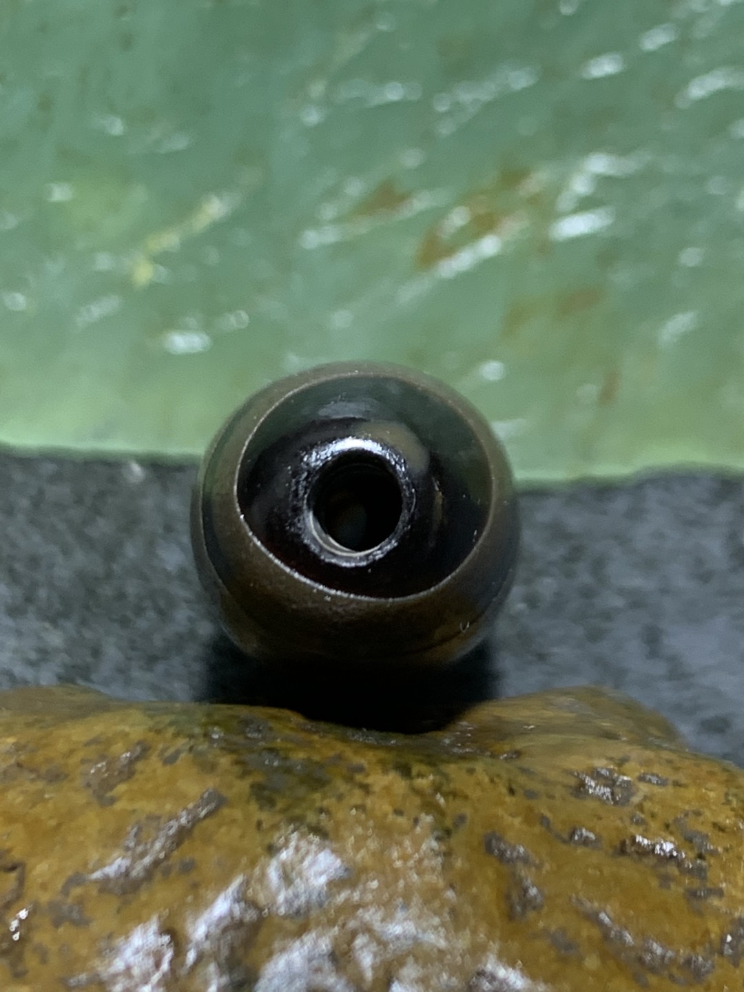 精美高玉化风化纹缠丝玛瑙桶珠一颗，