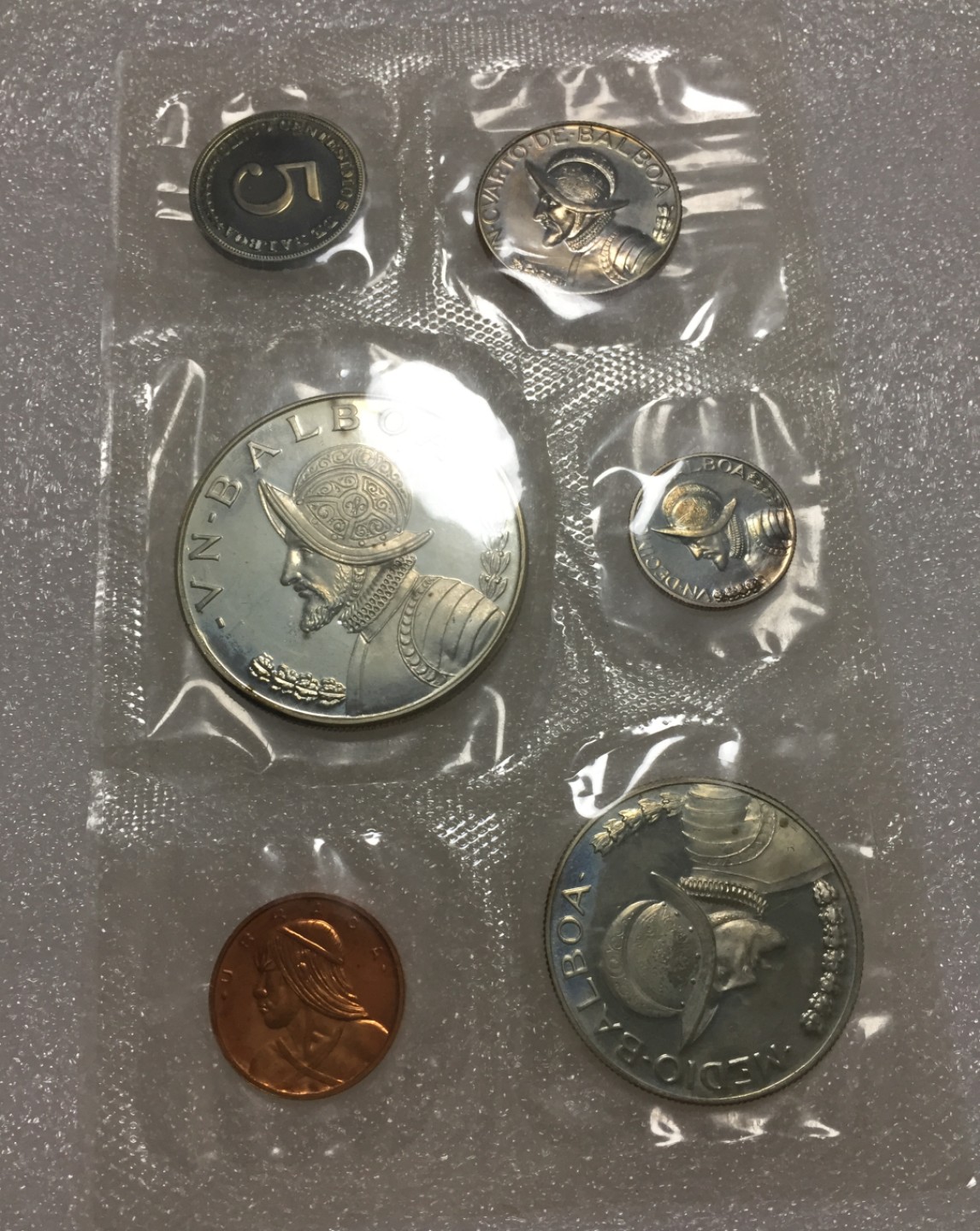 方圆集藏第四期专场 11424-外国1969巴拿马精制币限量套装 