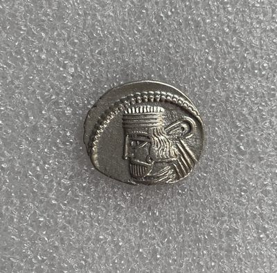 瓶子🏺第88期拍卖会 - 安息帝国公元前247-公元224年1德拉克马银币  20毫米3.64克