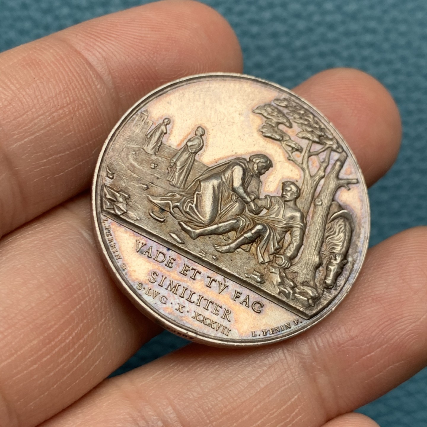 《竞宝斋》第157场-法国八角与章 专场！周日，周一，周四 3场 (全场包邮) 法国银章，里昂药剂师，15.3g，33.6mm，蜜蜂边铭，同样的细节丰富