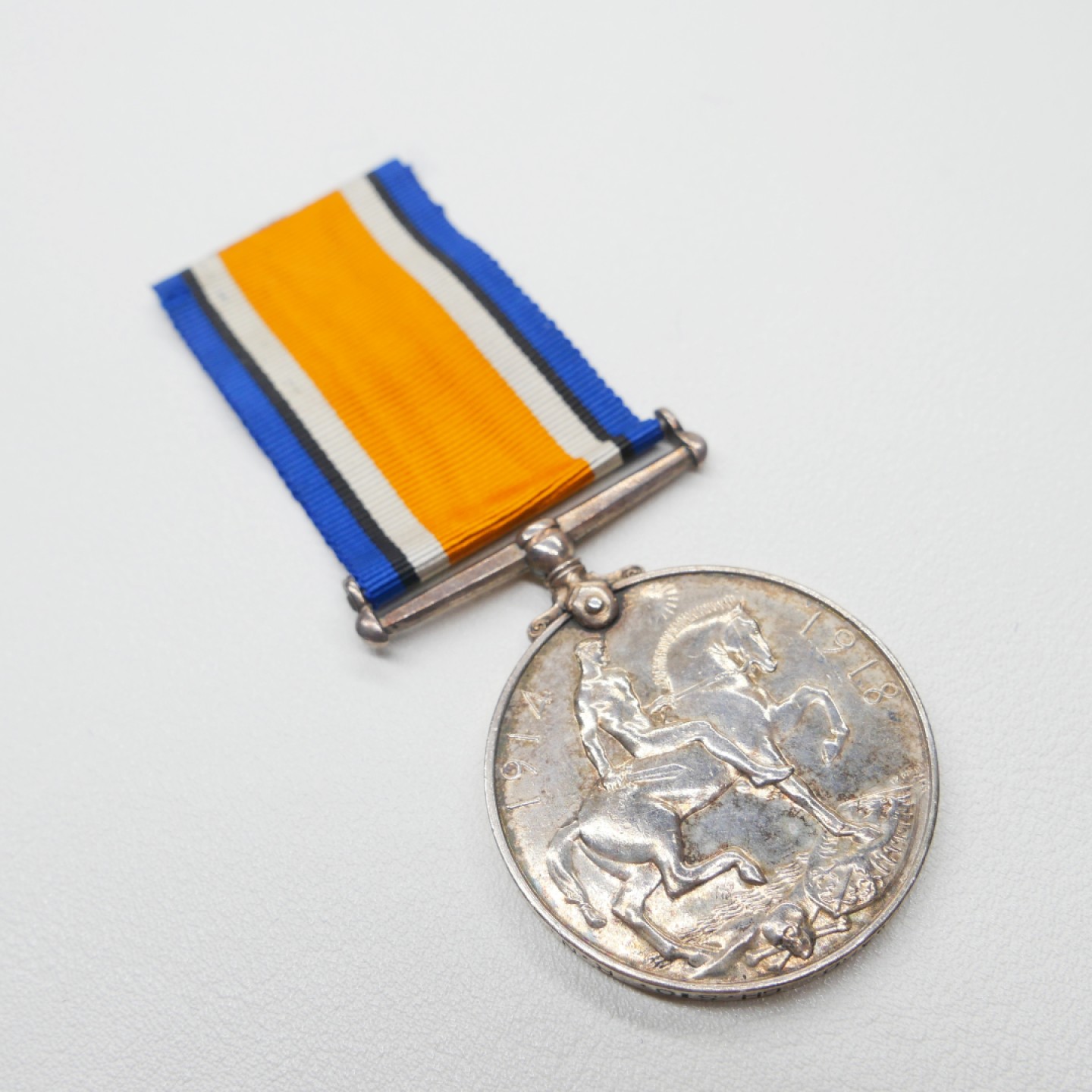 交易所2023-4-22群拍 英国一战奖章，银质，授予皇家海军霍华德，此人参与中国近代史重要转折