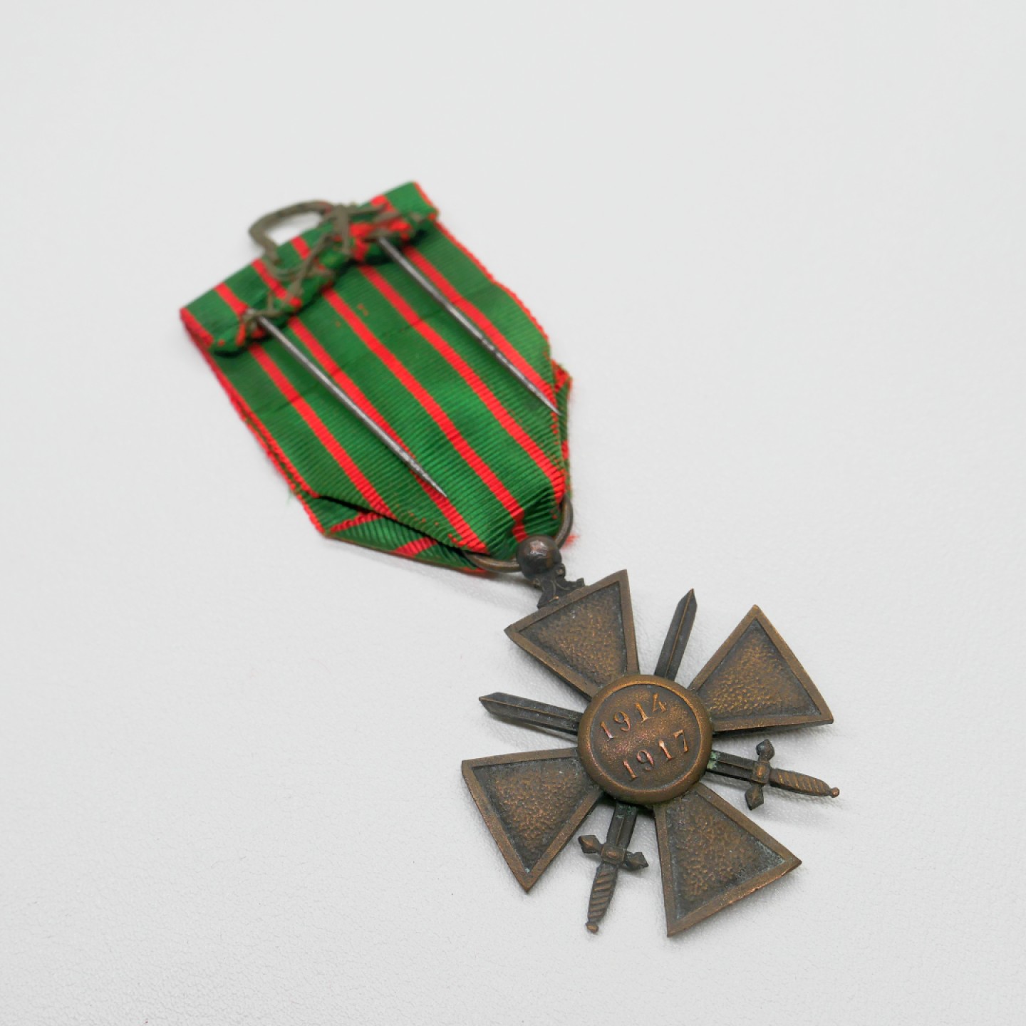 交易所2023-4-22群拍 法国一战战争十字奖章，1917版本