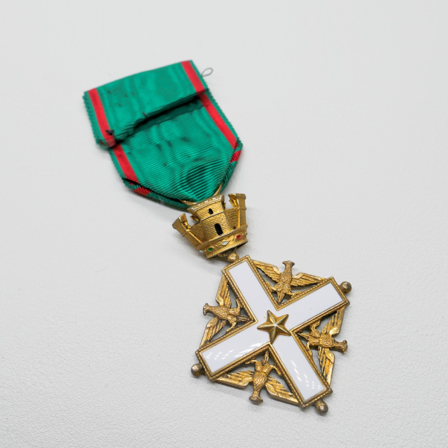 交易所2023-4-22群拍 意大利骑士级共和国功勋勋章，银质珐琅带标