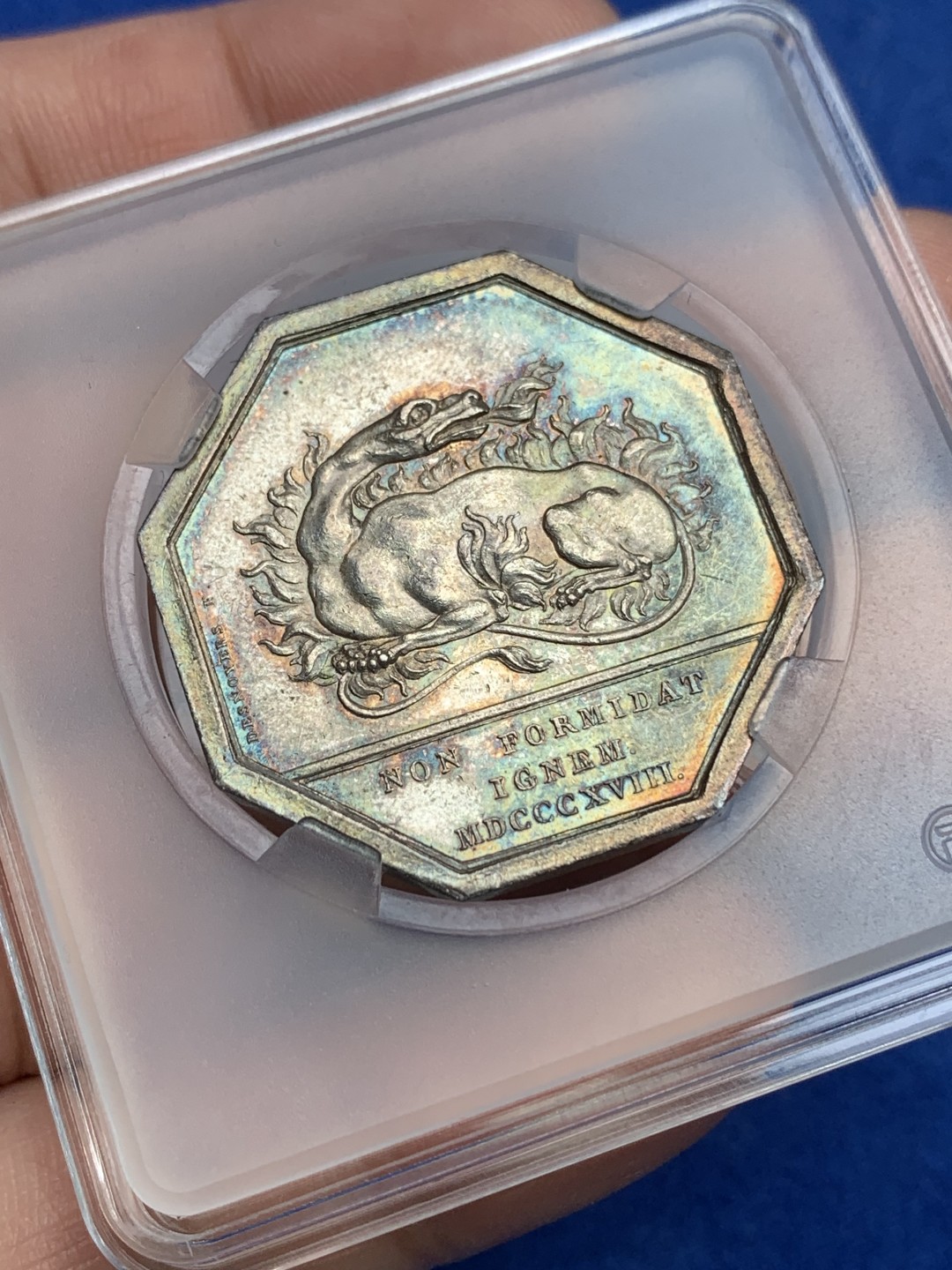 《竞宝斋》第157场-法国八角与章 专场！周日，周一，周四 3场 (全场包邮) 法国八角银质代币，巴黎火灾互助保险公司，14.3g，33.8mm，早期无边铭，小火龙原味五彩实属难得