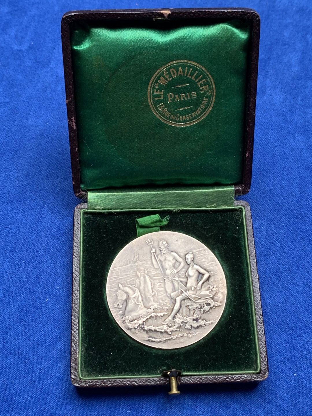 《竞宝斋》第157场-法国八角与章 专场！周日，周一，周四 3场 (全场包邮) 法国银章，1900年拉瓦雷讷垂钓者爱好协会，48.6g，46.3mm，丰饶角边铭