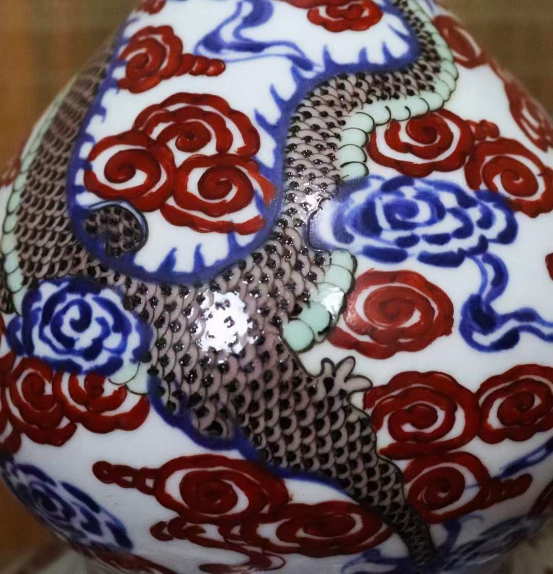 旧藏 大清康熙年制五彩穿云龙纹葫芦瓶