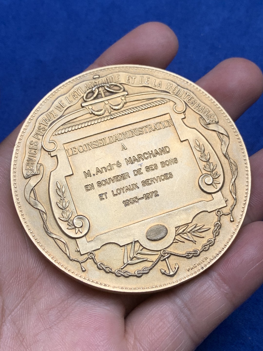 《竞宝斋》第157场-法国八角与章 专场！周日，周一，周四 3场 (全场包邮) 法国镀金银章，跨大西洋运输公司，航海和商业之神围绕着一艘椭圆的船，船停在锚上，女神后面是大西洋彼岸纽约的自由女神，167.59g，68mm，密涅瓦银标