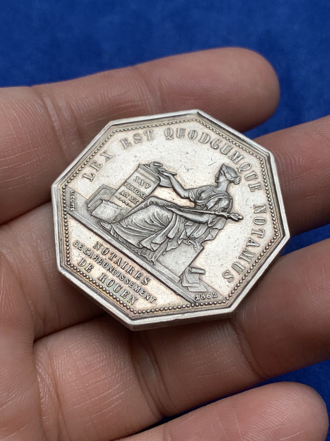 《竞宝斋》第157场-法国八角与章 专场！周日，周一，周四 3场 (全场包邮) 法国八角银质代币，鲁昂地区公证处，22.02g，36.2mm，蜜蜂边铭，大块头