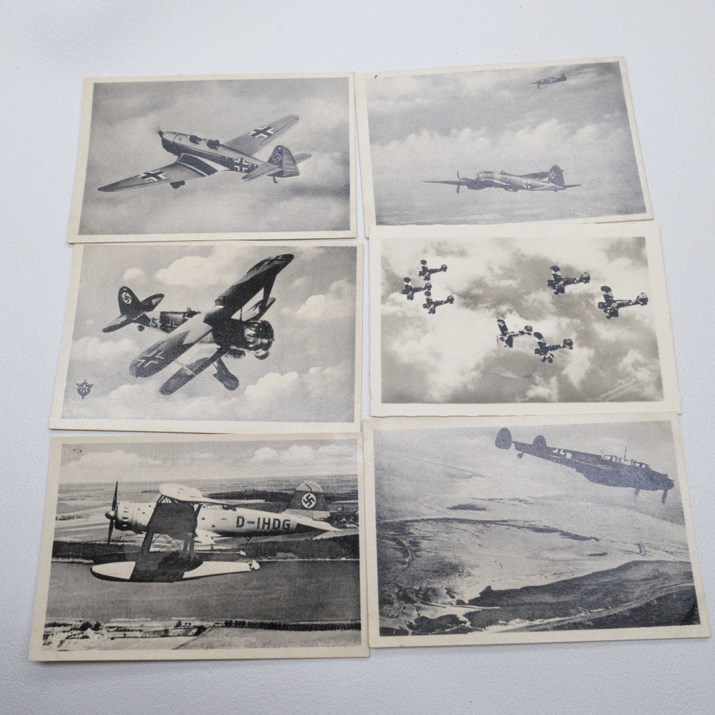 交易所2023-4-22群拍 德国飞机识别卡一组