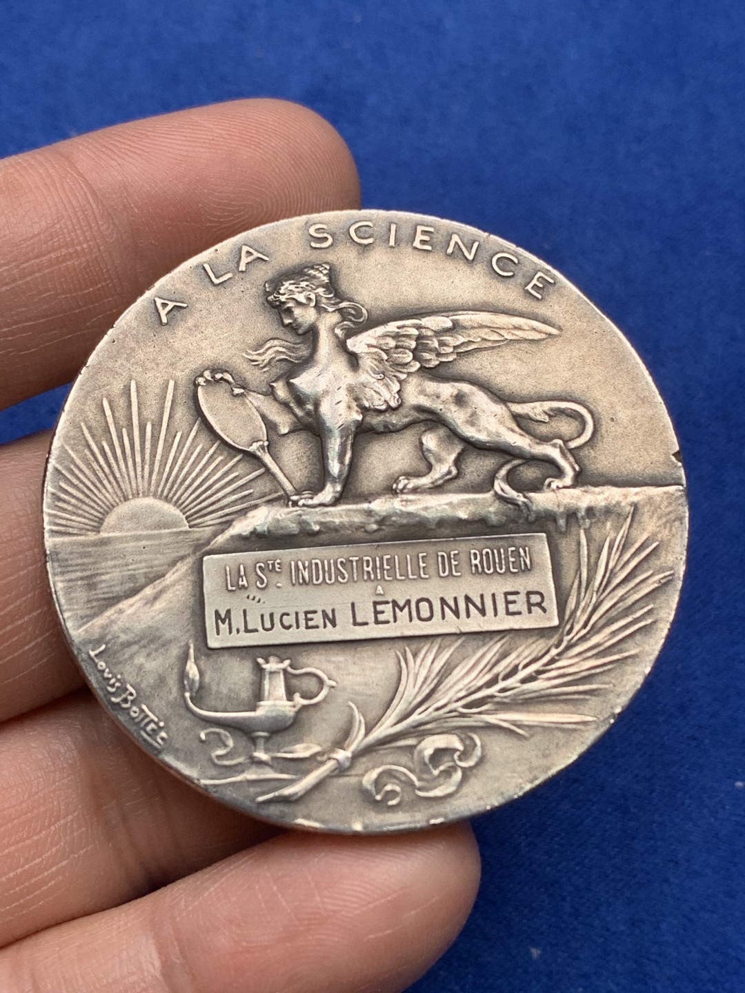 《竞宝斋》第157场-法国八角与章 专场！周日，周一，周四 3场 (全场包邮) 法国银章，鲁昂工业协会，对于科学的奖励，背面是狮身人面的施芬克斯，60.88g，50.3mm，丰饶角边铭