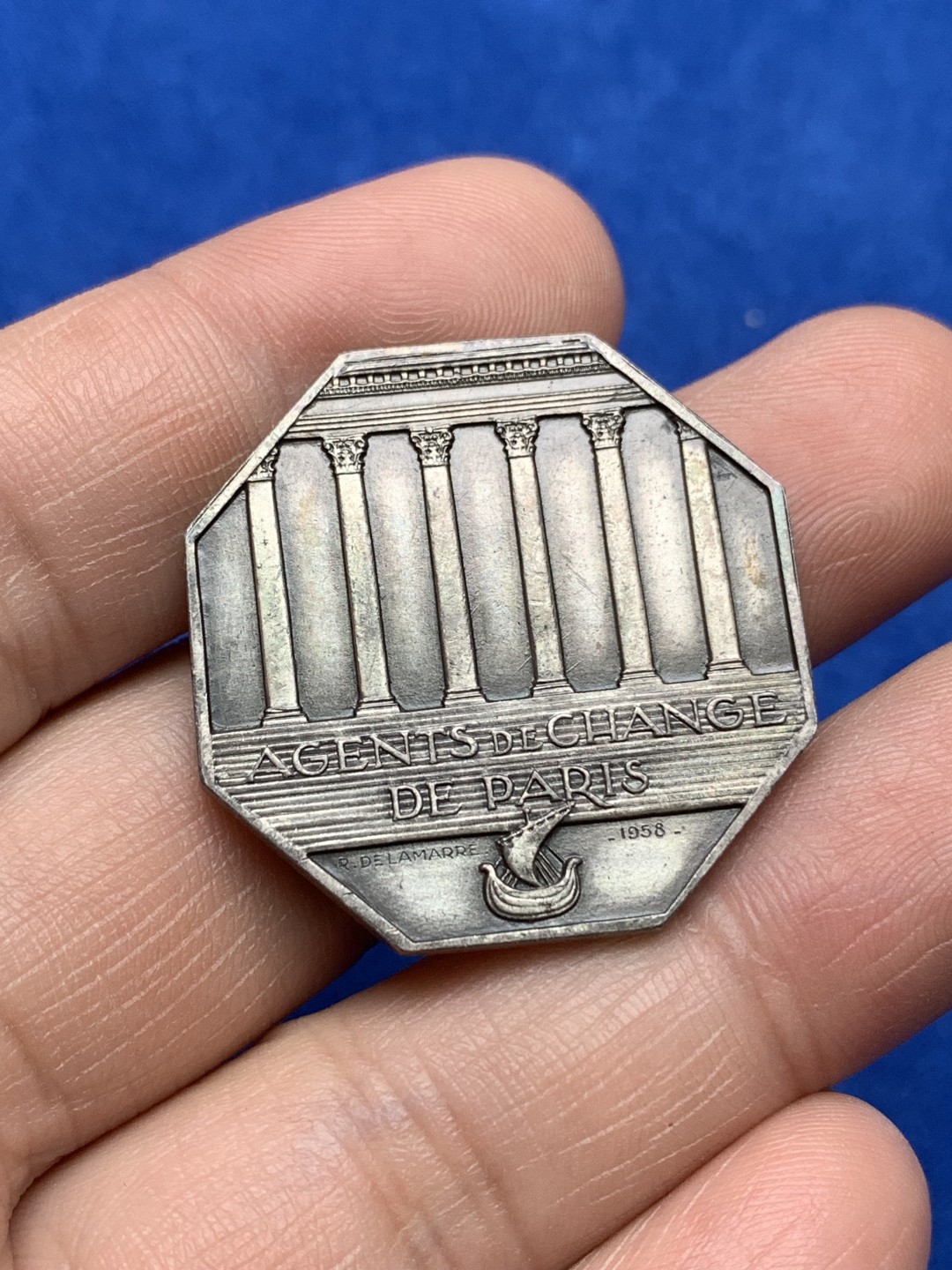 《竞宝斋》第157场-法国八角与章 专场！周日，周一，周四 3场 (全场包邮) 法国八角银质代币，巴黎外汇经纪人，19.6g，32mm，丰饶角边铭