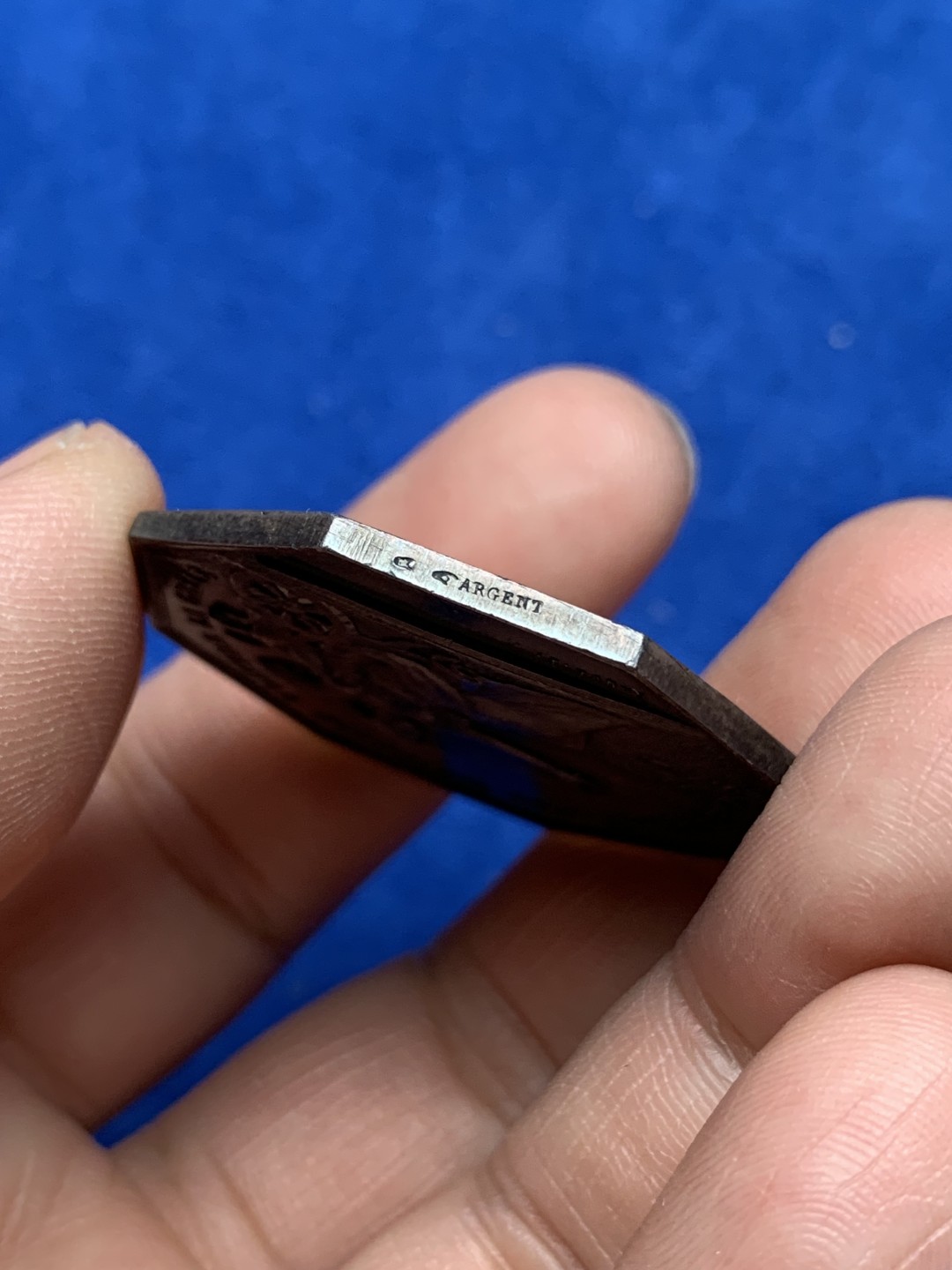 《竞宝斋》第157场-法国八角与章 专场！周日，周一，周四 3场 (全场包邮) 法国八角银质代币，冰雹互助保险，18.96g，36.3mm，手指边铭，五彩包浆