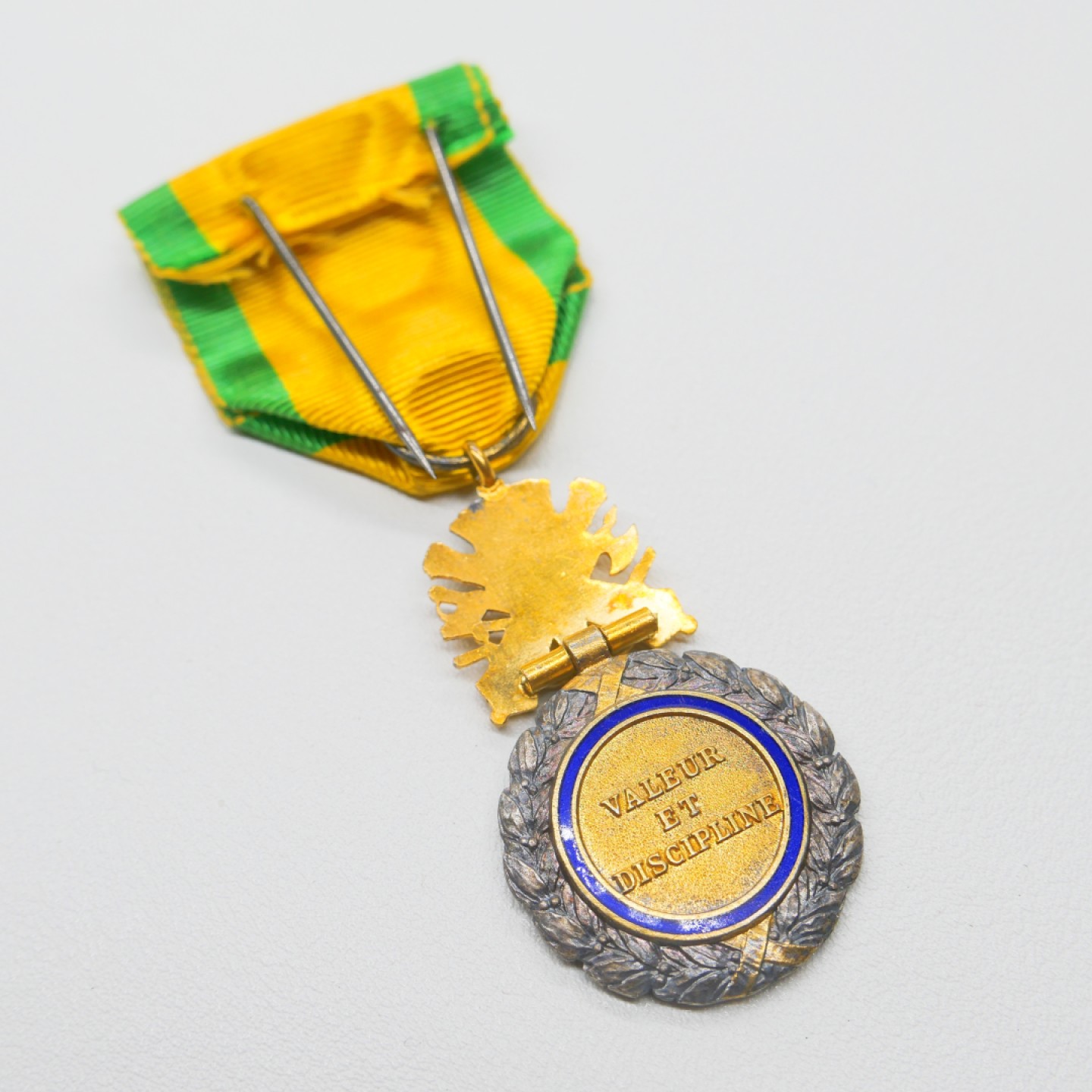 交易所2023-4-22群拍 法国军事奖章，银质珐琅，第三共和国版