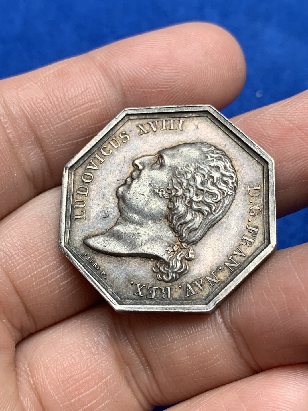 《竞宝斋》第157场-法国八角与章 专场！周日，周一，周四 3场 (全场包邮) 法国八角银质代币，1818年鲁昂地区人民，18.16g，32.6mm，早期无边铭，左脚扛旗，老包浆