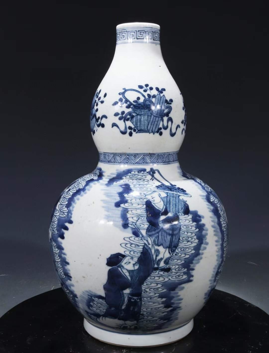 旧藏 识款【康熙年制】青花八仙托八宝纹葫芦瓶