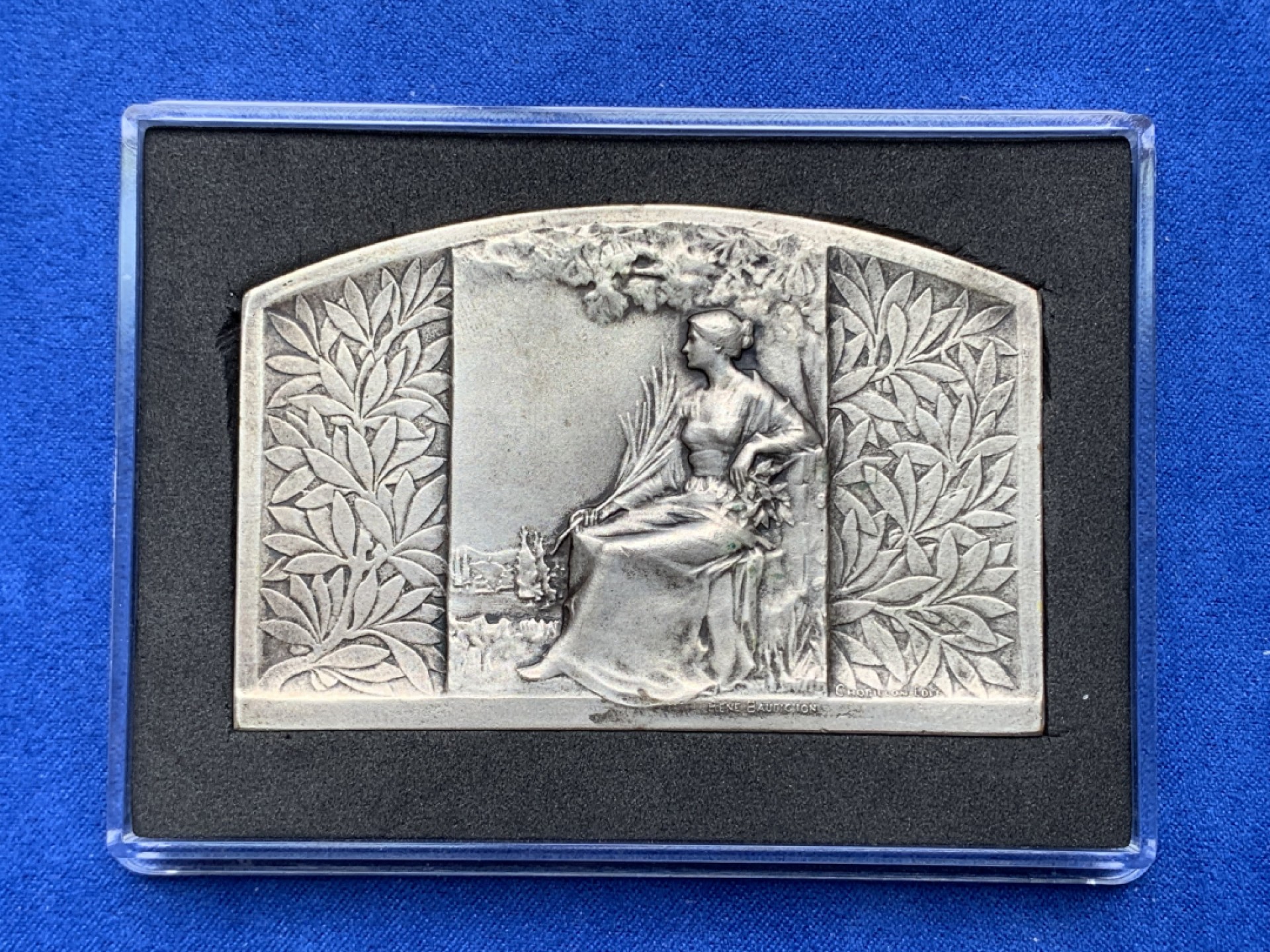 《竞宝斋》第157场-法国八角与章 专场！周日，周一，周四 3场 (全场包邮) 法国扇形镀银铜章，《丰收》，99.46g，长80mm，最宽49mm