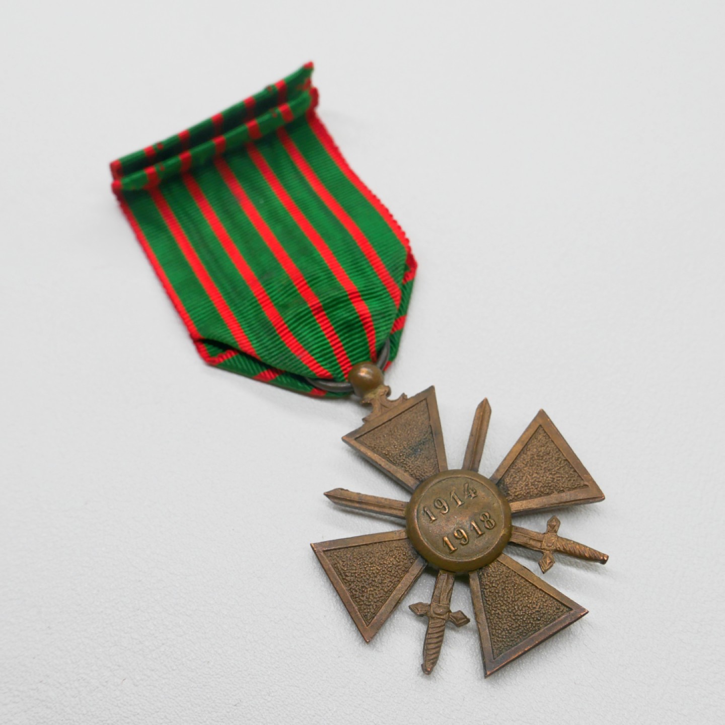 交易所2023-4-22群拍 法国一战战争十字奖章，1918版本