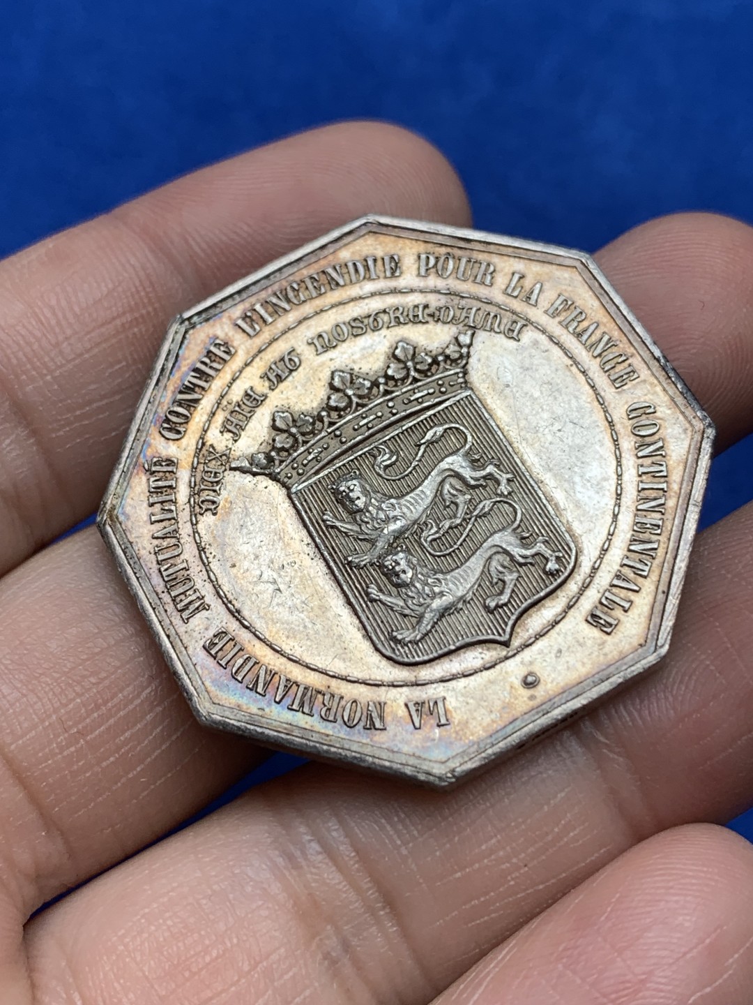 《竞宝斋》第157场-法国八角与章 专场！周日，周一，周四 3场 (全场包邮) 法国八角银质代币，诺曼底保险，24.97g，38.3mm，蜜蜂边铭，大块头