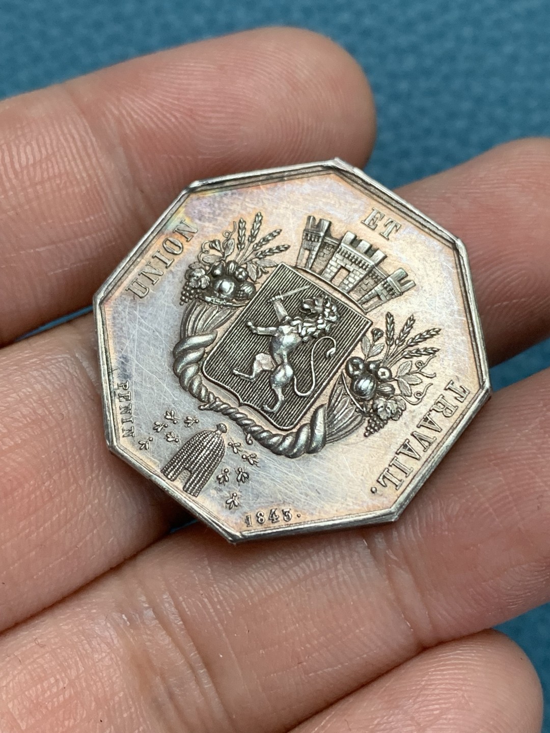 《竞宝斋》第157场-法国八角与章 专场！周日，周一，周四 3场 (全场包邮) 法国八角银质代币，里昂法律和法律劳工委员会，13.72g，29.8mm，丰饶角边铭