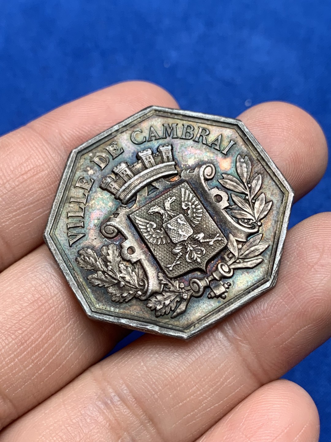 《竞宝斋》第157场-法国八角与章 专场！周日，周一，周四 3场 (全场包邮) 法国八角银质代币，康布雷商会，双头鹰纹章，18.33g，35.7mm，丰饶角边铭，五彩包浆